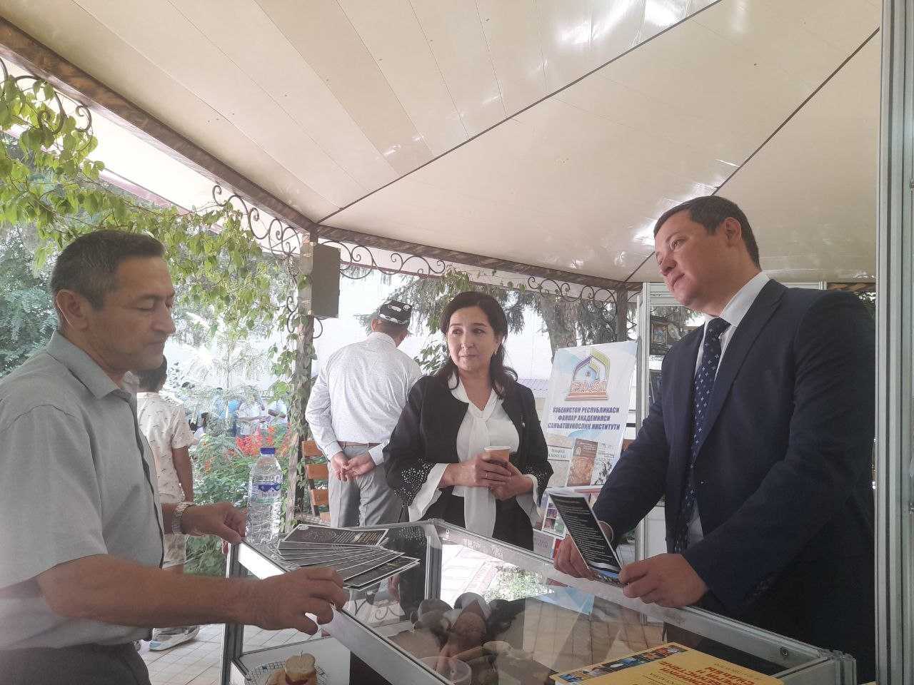 Fanlar akademiyasi miqyosida o'tkazilayotgan ko'rgazmada Milliy arxeologiya markazi ham uzining so'ngi yo'tuqlarini namoyish etdi.