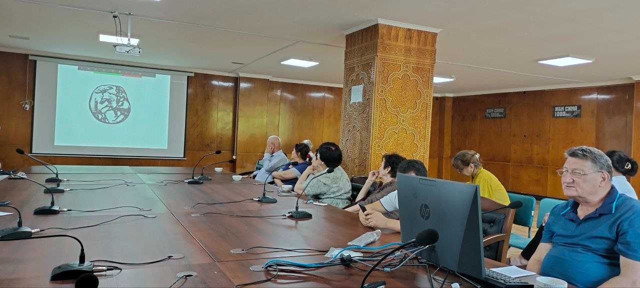 Images of riders in precious stones are stored in the State Museum of the History of Uzbekistan